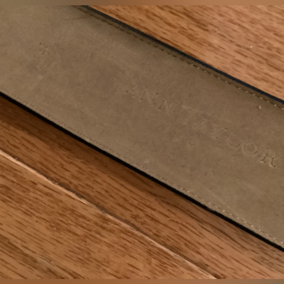 ANN TAYLOR 2” WIDE BLACK CROCODILE EMBOSSED LEATHER BELT EXCELLENT CONDITION - Picture 8 of 9